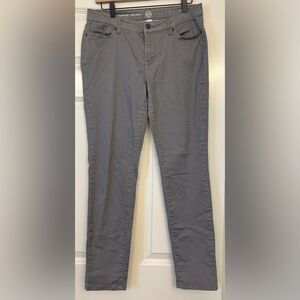 W62 Westport Signature Skinny Fit Jean Pants Gray Size 8